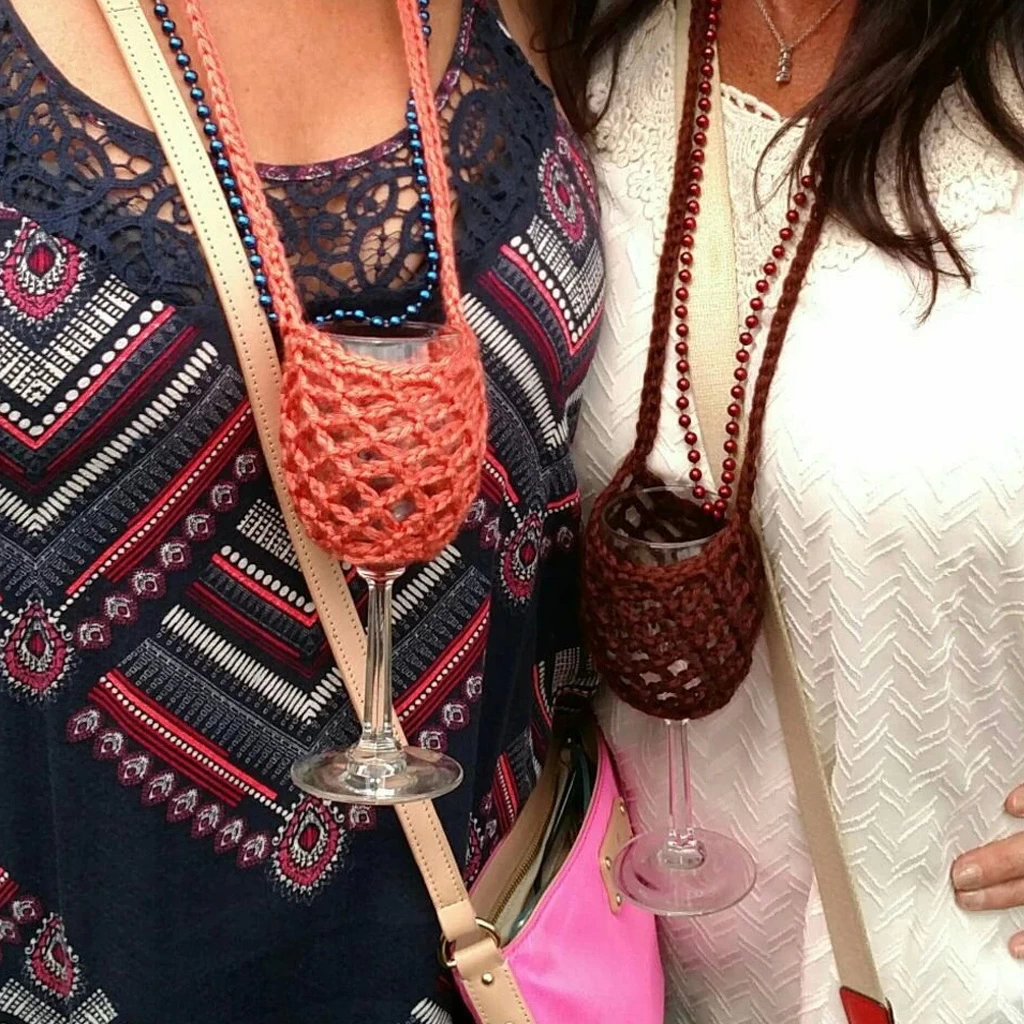 Тримачи бокалів